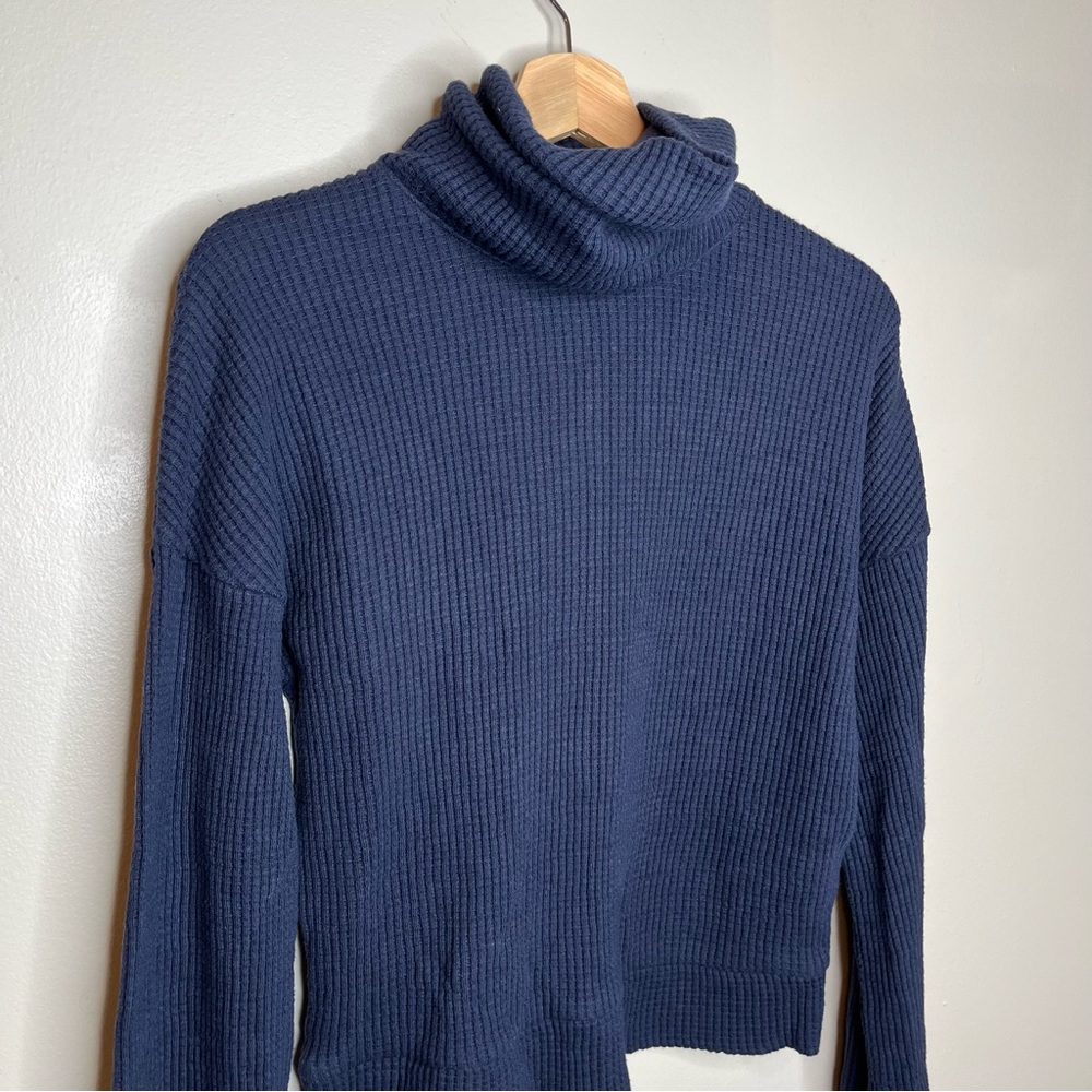Banana Republic Navy Waffle Knit Turtleneck Sweater Size XS - Picture 2 of 7